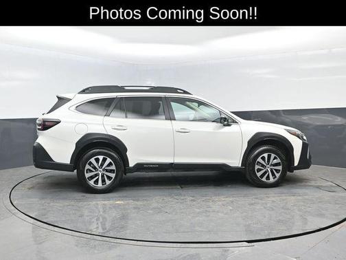 Crystal White Pearl 2025 Subaru Outback Premium