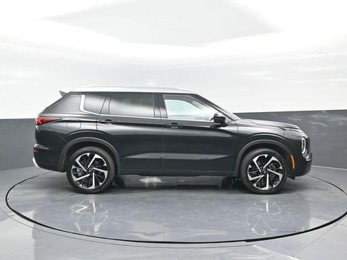 2024 Mitsubishi Outlander SEL Platinum Edition
