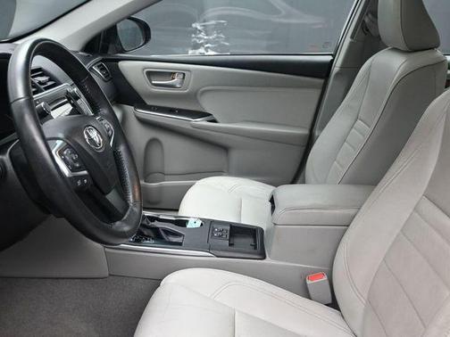 2016 Toyota Camry XLE