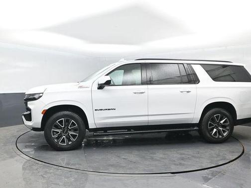 Summit White 2021 Chevrolet Suburban Z71