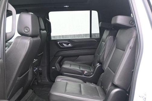 Summit White 2021 Chevrolet Suburban Z71