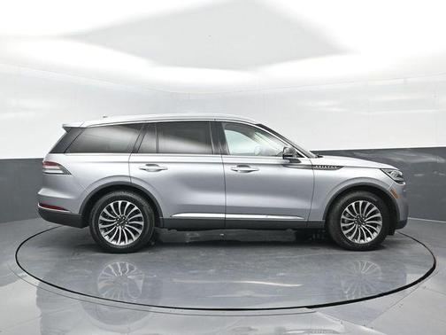 2022 Lincoln Aviator Standard AWD