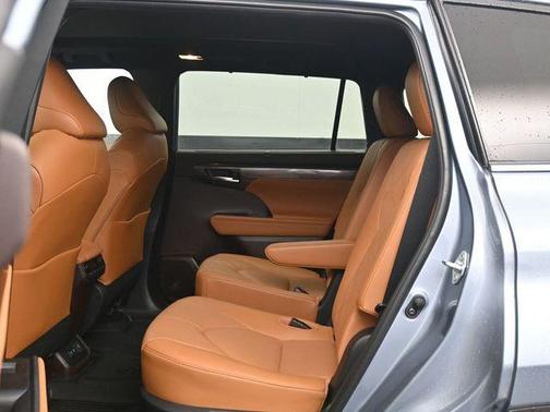 2020 Toyota Highlander Platinum
