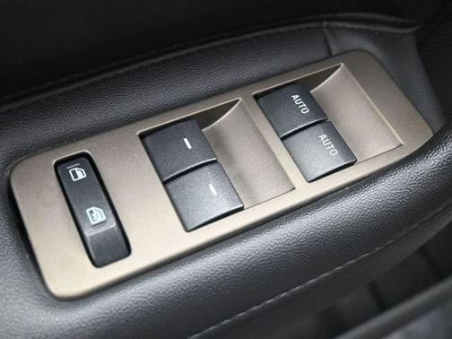 2015 Lincoln MKX Base