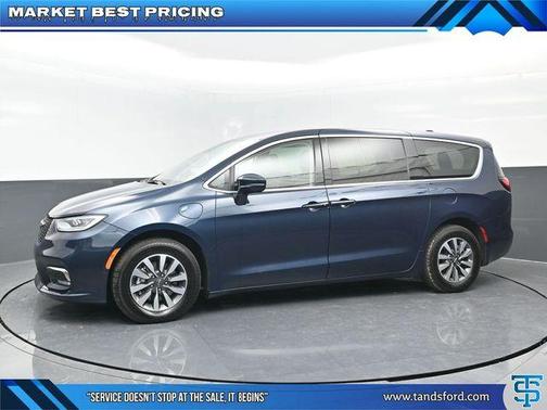 2022 Chrysler Pacifica Hybrid Touring L