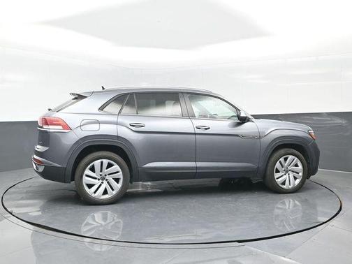 2022 Volkswagen Atlas Cross Sport 3.6L V6 SE w/Technology