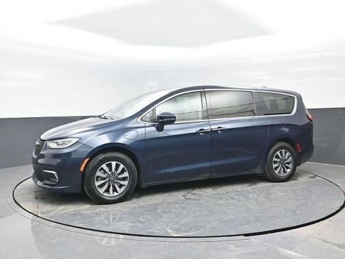 2022 Chrysler Pacifica Hybrid Touring L