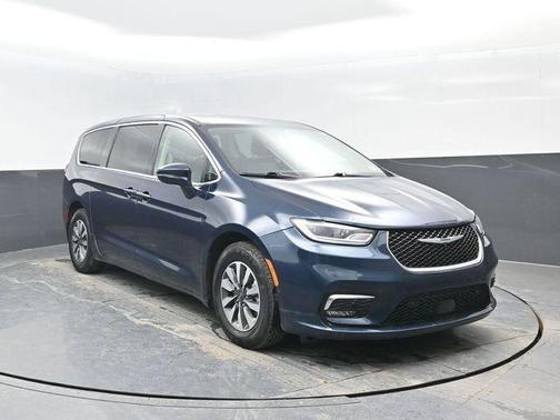 2022 Chrysler Pacifica Hybrid Touring L