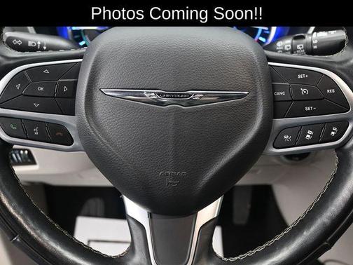 2022 Chrysler Pacifica Hybrid Touring L