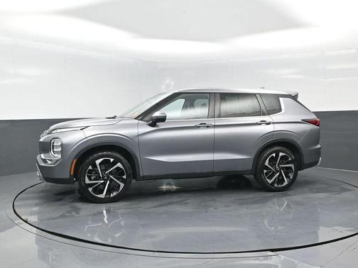 2022 Mitsubishi Outlander SE