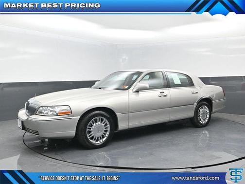 2006 Lincoln Town Car Signature Limited
