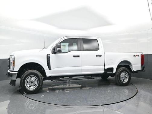 Oxford White 2024 Ford F-250 XL