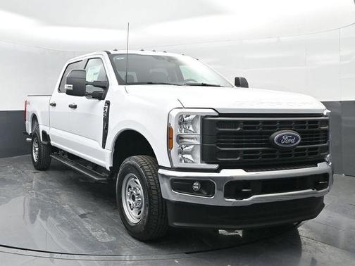 Oxford White 2024 Ford F-250 XL