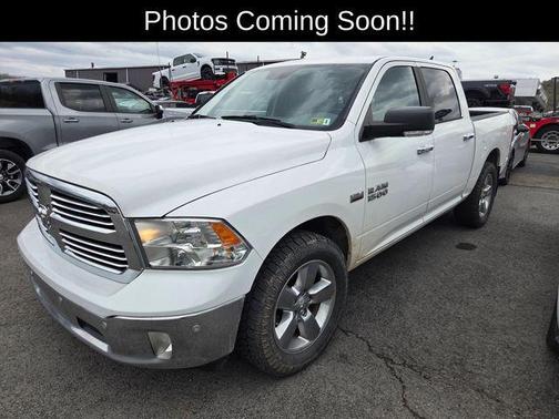 Bright White Clearcoat 2017 RAM 1500 Big Horn