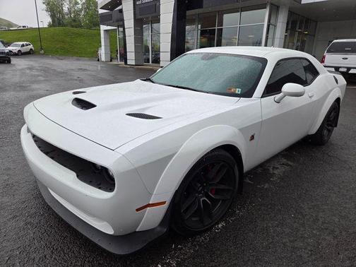 White Knuckle Clearcoat 2019 Dodge Challenger R/T Scat Pack