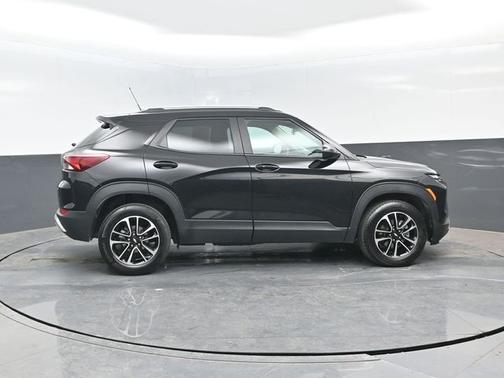 Mosaic Black Metallic 2025 Chevrolet Trailblazer LT