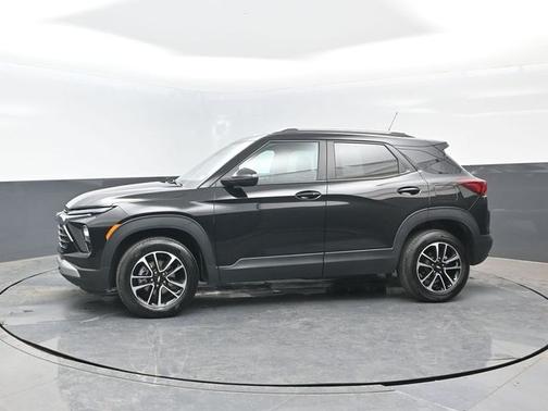 Mosaic Black Metallic 2025 Chevrolet Trailblazer LT