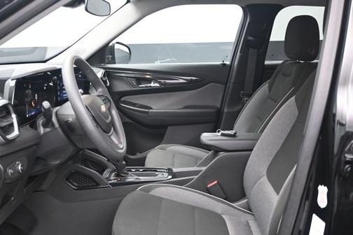 Mosaic Black Metallic 2025 Chevrolet Trailblazer LT