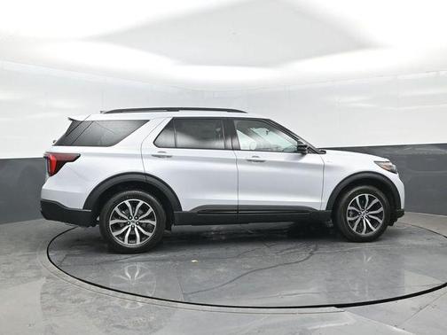 Space White Metallic 2026 Ford Explorer ST-Line