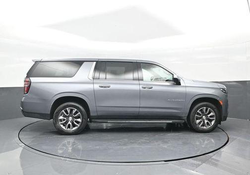 2022 Chevrolet Suburban LT