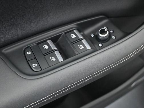 2025 Audi Q7 45 Premium Plus