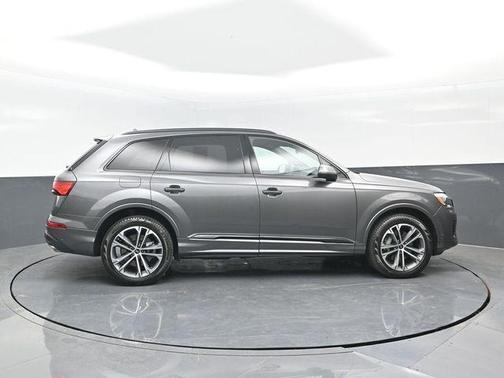 2025 Audi Q7 45 Premium Plus