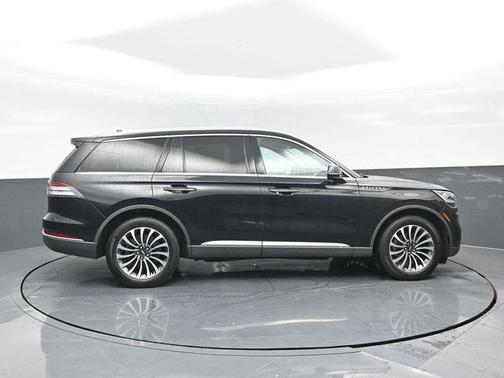 2022 Lincoln Aviator Standard AWD