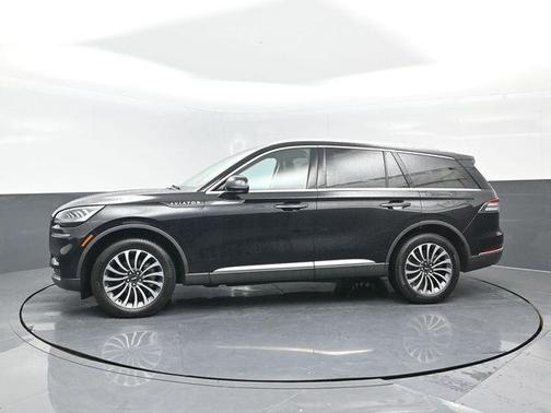 2022 Lincoln Aviator Standard AWD