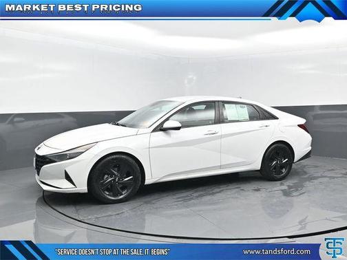 2022 Hyundai ELANTRA SEL