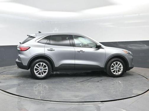 Silver Metallic 2022 Ford Escape SE