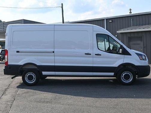 2025 Ford Transit-250 148 WB Medium Roof Cargo