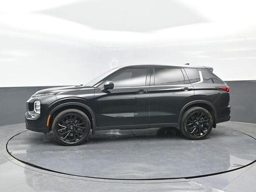 2023 Mitsubishi Outlander SE Black Edition