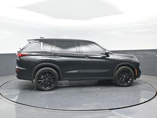 2023 Mitsubishi Outlander SE Black Edition