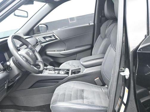 2023 Mitsubishi Outlander SE Black Edition