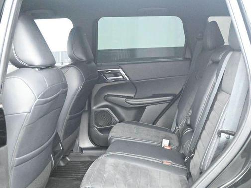 2023 Mitsubishi Outlander SE Black Edition