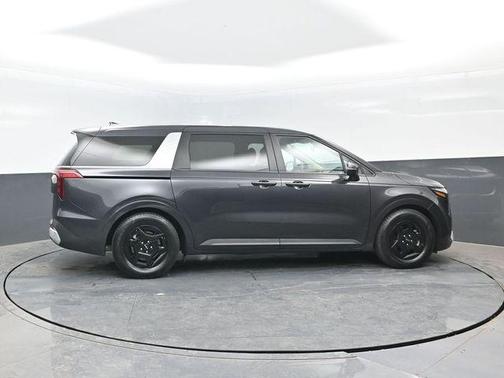 Metal 2025 Kia Carnival LXS