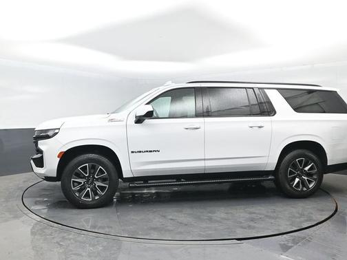 Summit White 2021 Chevrolet Suburban Z71
