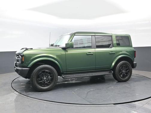 ERUPTION GREEN METALLIC 2025 Ford Bronco OUTER BANKS