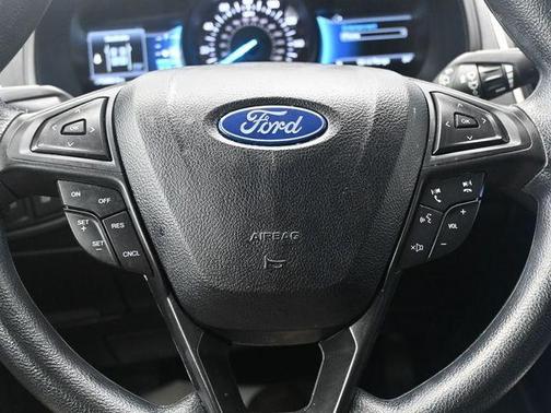 2022 Ford Edge SE