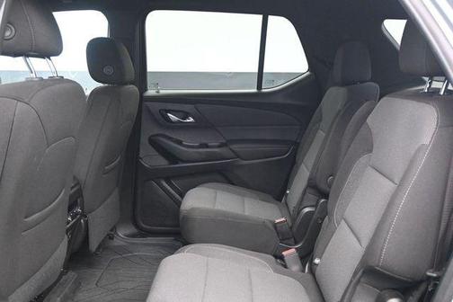 Sterling Gray Metallic 2023 Chevrolet Traverse LT Cloth