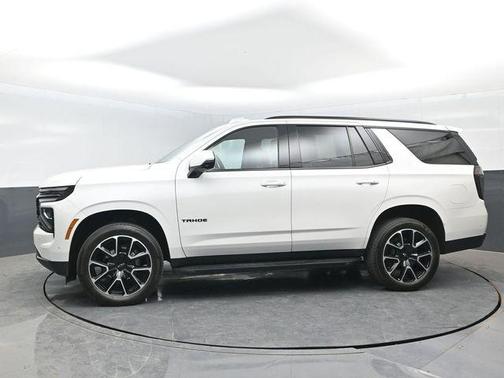 Iridescent Pearl Tricoat 2025 Chevrolet Tahoe RST