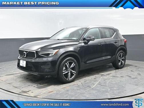 2024 Volvo XC40 B5 Core