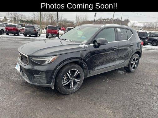 2024 Volvo XC40 B5 Core