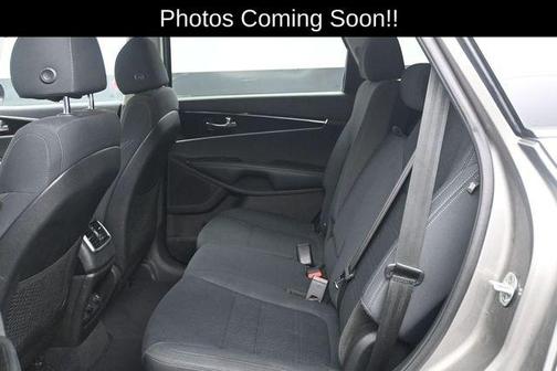 Titanium Silver 2018 Kia Sorento LX