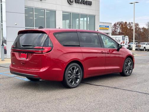 2026 Chrysler Pacifica Select FWD