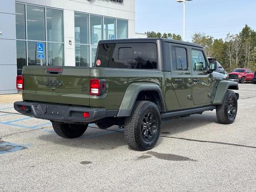 2021 Jeep Gladiator Sport