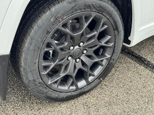 2026 Jeep Grand Cherokee L Summit 4x4