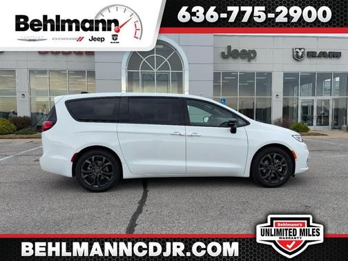 2026 Chrysler Pacifica Select FWD