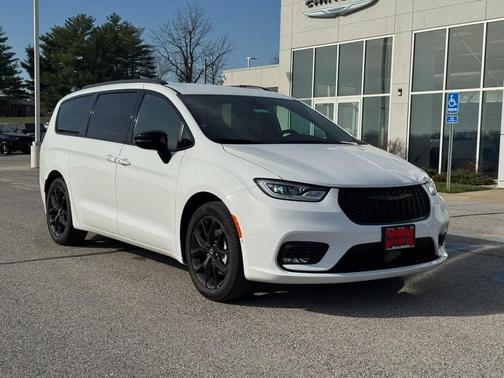 2026 Chrysler Pacifica Select FWD