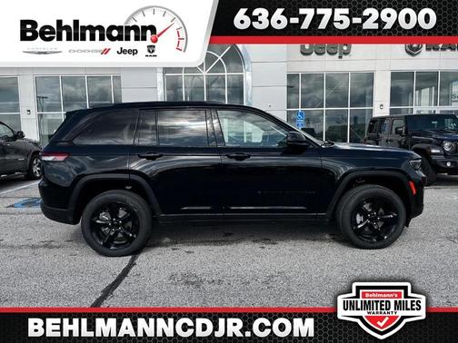 2025 Jeep Grand Cherokee Laredo